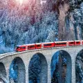 Il Trenino Rosso del Bernina in inverno è ancora più magico